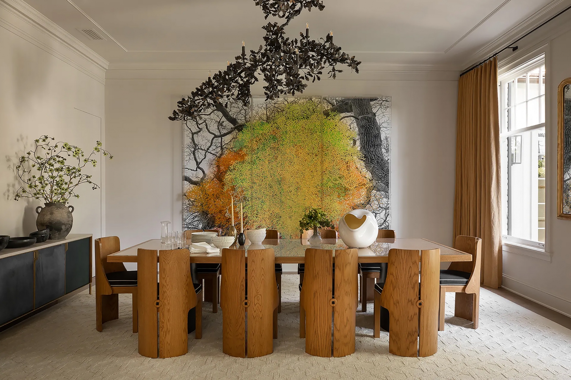 Los Angeles Home Bold Design and Impressive Curatio