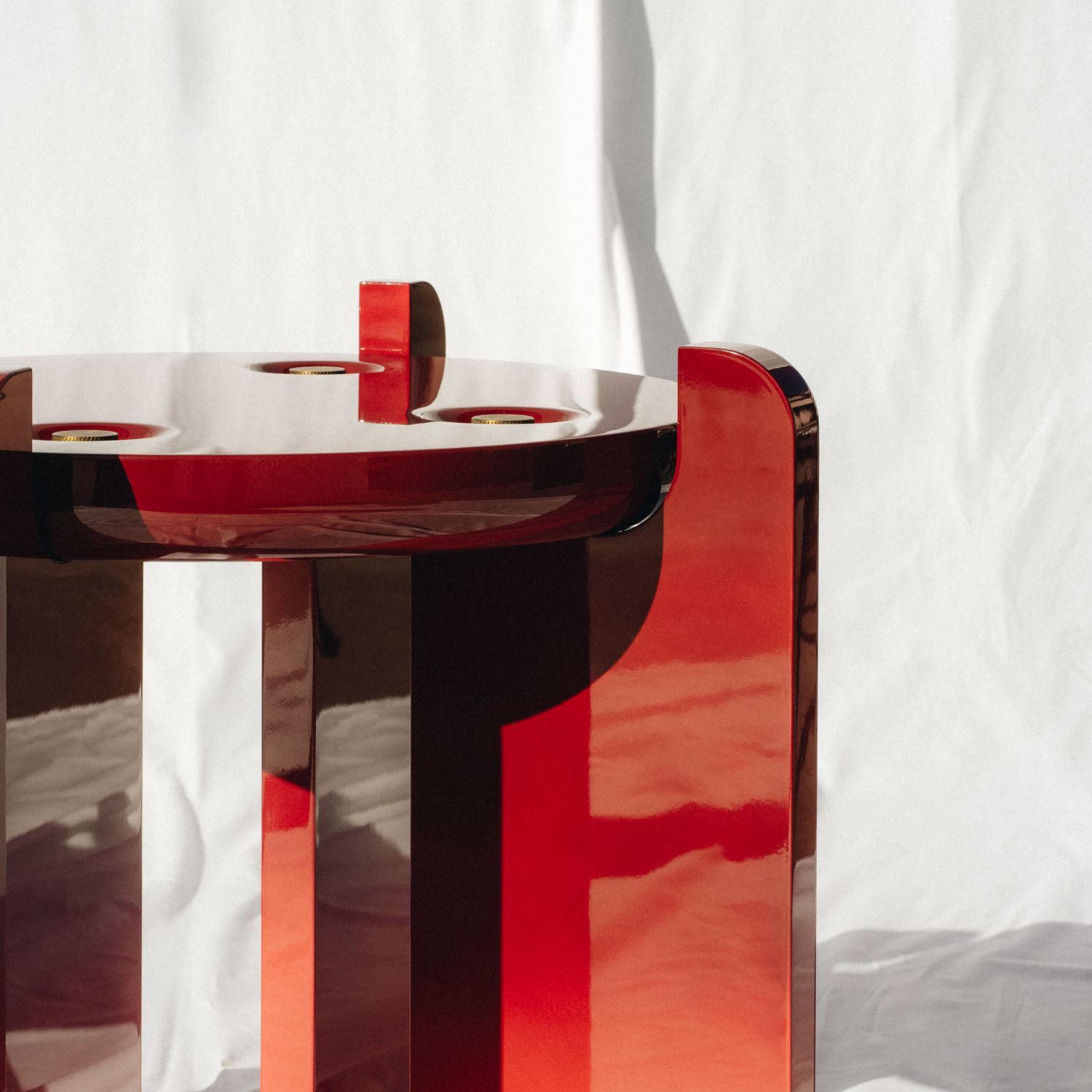 Show in Red Lacquered Wood With Gradient Effect