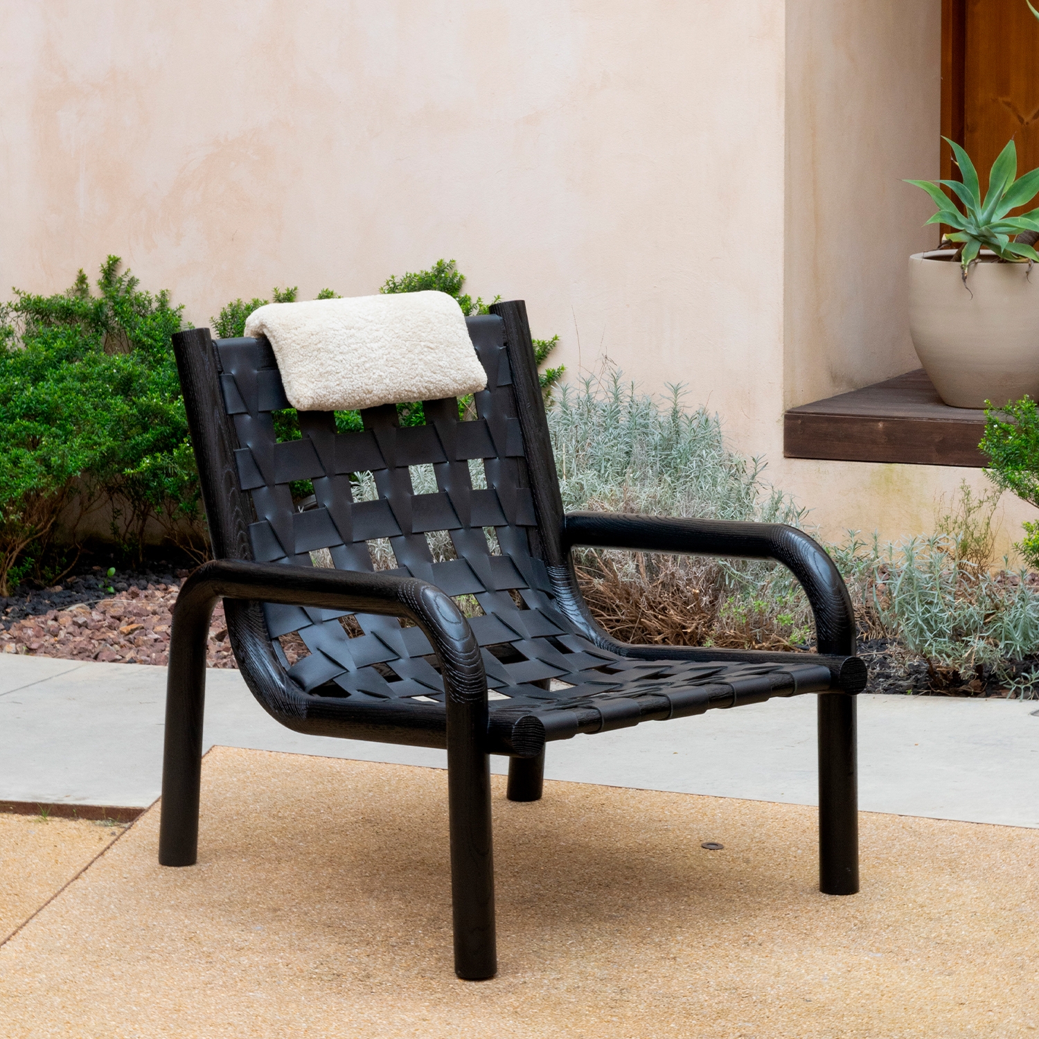 ginga-black-oak-armchair-leather-duisttjpg99337.jpg